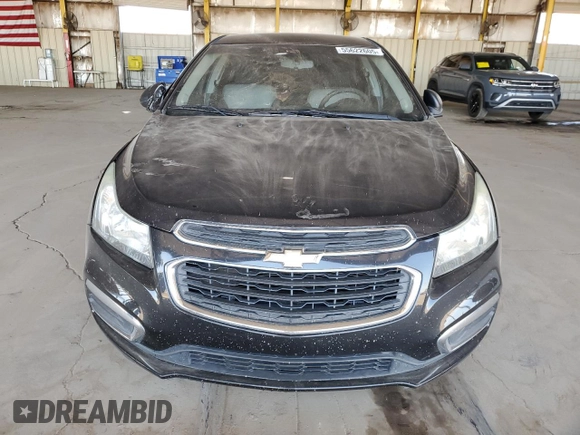2015 Chevrolet Cruze LS z VIN 1G1PA5SG2F7119146, wystawiony jako Copart lot #55622605 z przebiegiem 133 688 mil mil oraz Szkoda całkowita • Salvage title. Historia ofert i sprzedaży dostępna na DreamBid. Obrazek 5.