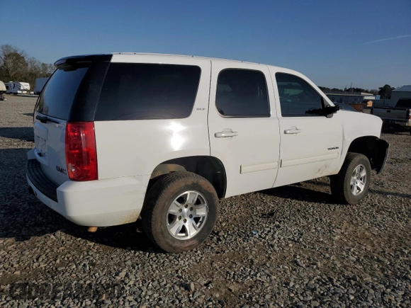 2013 GMC Yukon SLT with VIN 1GKS1CE0XDR178441, listed as a Copart auction lot 45245265 with 144,463 mi miles and Salvage Title. Bid and sale history available at carsss.com. Image 3.
