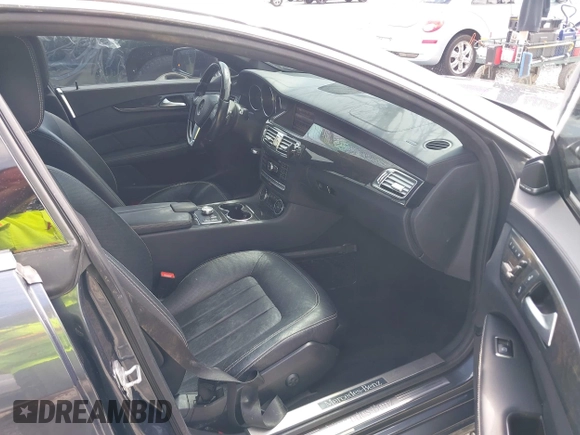 2013 Mercedes-Benz CLS 550 with VIN WDDLJ7DB8DA064047, listed as a IAAI auction lot 42317103 with 139,085 mi miles and . Bid and sale history available at DreamBid. Image 5.
