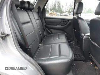 2007 Ford Escape Limited with VIN 1FMCU94147KA30136, listed as a IAAI auction lot 41896592 with 196,340 mi miles. Bid and sale history available at carsss.com. Image 8.