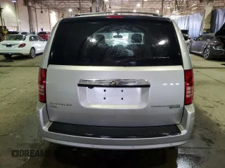 2010 Chrysler Town & Country Touring Plus z VIN 2A4RR8DX8AR414616, wystawiony jako Copart lot #52289845 z przebiegiem 211 759 mil mil oraz Czysty tytuł • Clean title. Historia ofert i sprzedaży dostępna na DreamBid. Obrazek 6.