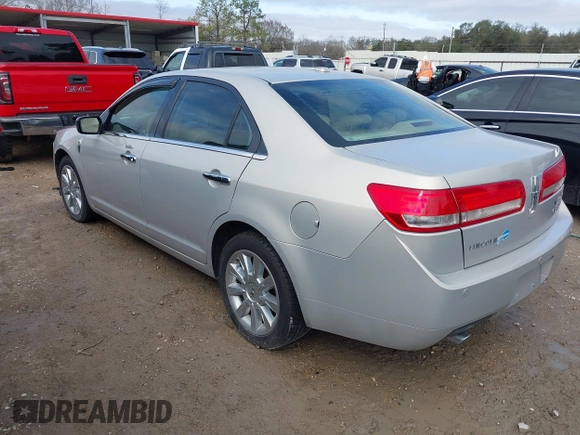 2010 Lincoln MKZ z VIN 3LNHL2GC5AR605750, wystawiony jako IAAI lot #41542836 z przebiegiem 146 347 mil mil oraz . Historia ofert i sprzedaży dostępna na DreamBid. Obrazek 3.