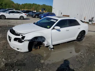 2014 Chrysler 300 S with VIN 2C3CCABG3EH103232, listed as a Copart auction lot 51440235 with 78,093 mi miles and Salvage Title. Bid and sale history available at DreamBid. Image 1.
