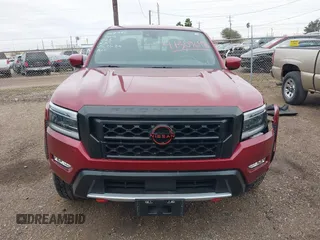 2023 Nissan Frontier Pro-4X z VIN 1N6ED1EK4PN652544, wystawiony jako IAAI lot #41309698 z przebiegiem 26 173 mil mil oraz . Historia ofert i sprzedaży dostępna na DreamBid. Obrazek 12.