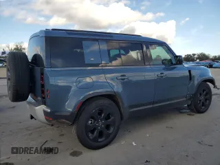 2020 Land Rover Defender SE z VIN SALEPEEU6L2025416, wystawiony jako Copart lot #85045544 z przebiegiem 36 906 mil mil oraz Szkoda całkowita • Salvage title. Historia ofert i sprzedaży dostępna na DreamBid. Obrazek 3.