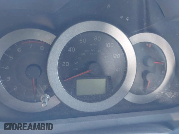 2008 Toyota RAV4 Limited z VIN JTMZK31V585021728, wystawiony jako IAAI lot #41975062 z przebiegiem Nie podano mil oraz . Historia ofert i sprzedaży dostępna na DreamBid. Obrazek 7.