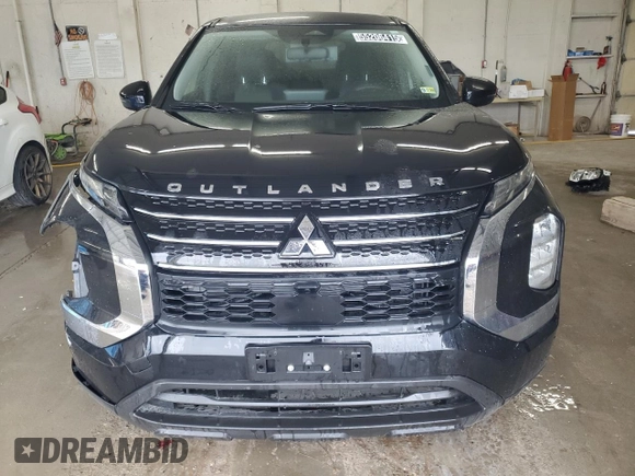 2024 Mitsubishi Outlander ES z VIN JA4J3UA84RZ074662, wystawiony jako Copart lot #55206415 z przebiegiem 17 170 mil mil oraz Czysty tytuł • Clean title. Historia ofert i sprzedaży dostępna na DreamBid. Obrazek 5.