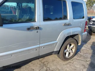 2009 Jeep Liberty Limited with VIN 1J8GN58K89W550147, listed as a IAAI auction lot 41209545 with 185,677 mi miles. Bid and sale history available at carsss.com. Image 6.