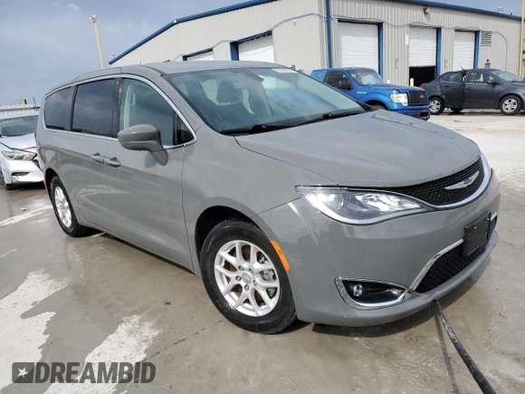 2020 Chrysler Pacifica Touring with VIN 2C4RC1FG6LR128522, listed as a Copart auction lot 53394345 with 41,480 mi miles and Salvage title. Bid and sale history available at DreamBid. Image 4.