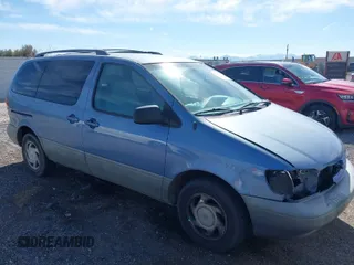 2000 Toyota Sienna LE with VIN 4T3ZF13C3YU220127, listed as a IAAI auction lot 41885903 with 168,765 mi miles. Bid and sale history available at carsss.com. Image 1.
