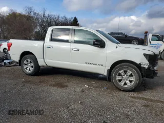2018 Nissan Titan SV z VIN 1N6AA1EJ3JN524186, wystawiony jako Copart lot #81468294 z przebiegiem 72 350 mil mil oraz Szkoda całkowita • Salvage title. Historia ofert i sprzedaży dostępna na DreamBid. Obrazek 4.