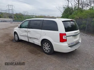 2013 Chrysler Town & Country Touring with VIN 2C4RC1BG2DR632444, listed as a IAAI auction lot 41989048 with 99,668 mi miles. Bid and sale history available at carsss.com. Image 3.