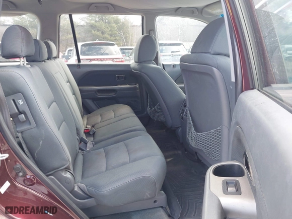 2007 Honda Pilot LX with VIN 2HKYF18197H540562, listed as a IAAI auction lot 41908247 with 191,135 mi miles. Bid and sale history available at carsss.com. Image 8.
