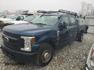 2019 Ford Super Duty F-250 SRW XL with VIN 1FT7W2A61KEE24062, listed as a Copart auction lot 84236004 with 218,080 mi miles and Clean Title. Bid and sale history available at carsss.com. Image 1.