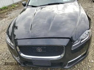 2019 Jaguar XJ R-Sport with VIN SAJWJ1CD1K8W18574, listed as a Copart auction lot 65041445 with 101,072 mi miles and Clean title. Bid and sale history available at DreamBid. Image 11.