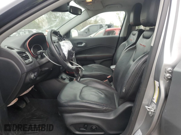 2017 Jeep Compass Trailhawk с VIN 3C4NJDDB6HT689305, выставлен на аукционе Copart как лот 54889585 с пробегом 43 686 миль миль и Списание • Salvage title. История ставок и продаж доступна на DreamBid. Изображение 7.