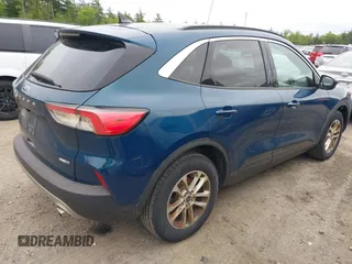 2020 Ford Escape SE z VIN 1FMCU9G66LUC32126, wystawiony jako IAAI lot #42313650 z przebiegiem 104 550 mil mil oraz . Historia ofert i sprzedaży dostępna na DreamBid. Obrazek 4.