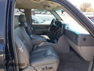 2001 Chevrolet Tahoe LT with VIN 1GNEK13T81R202598, listed as a IAAI auction lot 42007381 with 188,172 mi miles. Bid and sale history available at carsss.com. Image 5.