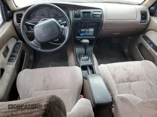 1997 Toyota 4Runner SR5 z VIN JT3GN86R1V0037073, wystawiony jako Copart lot #53815005 z przebiegiem 177 612 mil mil oraz Czysty tytuł • Clean title. Historia ofert i sprzedaży dostępna na DreamBid. Obrazek 8.