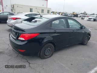2015 Hyundai Accent GLS z VIN KMHCT4AE8FU827019, wystawiony jako IAAI lot #42179517 z przebiegiem 52 039 mil mil oraz . Historia ofert i sprzedaży dostępna na DreamBid. Obrazek 4.