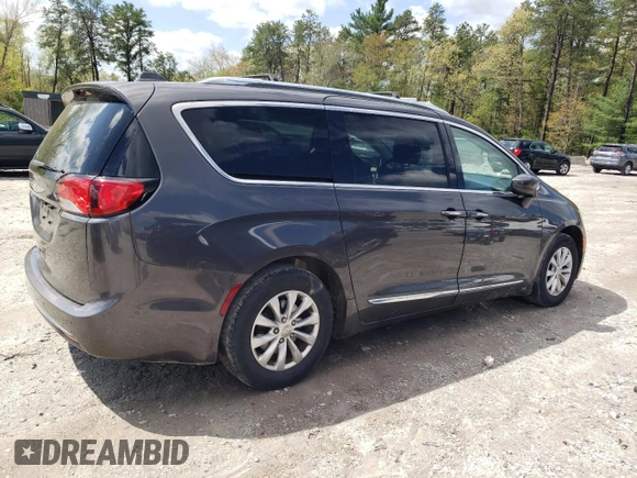 2018 Chrysler Pacifica Touring L with VIN 2C4RC1BG6JR124425, listed as a Copart auction lot 56132055 with 89,575 mi miles and Salvage Title. Bid and sale history available at DreamBid. Image 3.