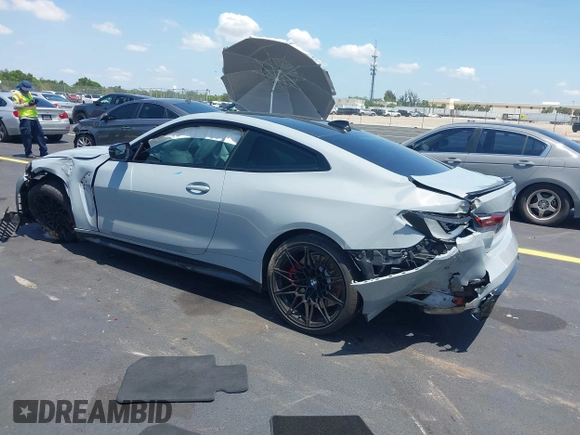 2021 BMW M4 Competition z VIN WBS33AZ08MCG54855, wystawiony jako IAAI lot #42269042 z przebiegiem 15 890 mil mil oraz . Historia ofert i sprzedaży dostępna na DreamBid. Obrazek 3.