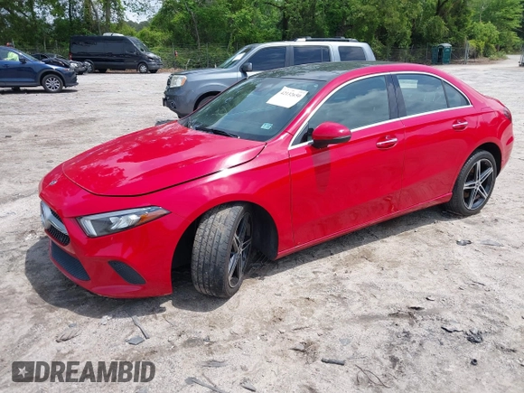 2019 Mercedes-Benz A 220 z VIN WDD3G4EB5KW022155, wystawiony jako IAAI lot #42132650 z przebiegiem 83 511 mil mil oraz . Historia ofert i sprzedaży dostępna na DreamBid. Obrazek 2.