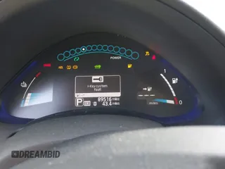 2015 Nissan LEAF SV with VIN 1N4AZ0CPXFC302167, listed as a IAAI auction lot 41636233 with 89,516 mi miles. Bid and sale history available at carsss.com. Image 17.