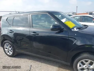2024 Kia Soul LX with VIN KNDJ23AU7R7236067, listed as a IAAI auction lot 41520987 with 17,092 mi miles. Bid and sale history available at carsss.com. Image 13.