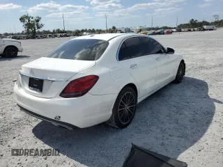 2021 Mercedes-Benz C 300 z VIN W1KWF8DB0MR652112, wystawiony jako Copart lot #52832335 z przebiegiem Nie podano mil oraz Nie do naprawy • Non repairable. Historia ofert i sprzedaży dostępna na DreamBid. Obrazek 3.