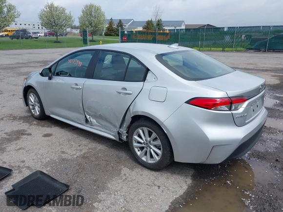 2025 Toyota Corolla LE z VIN 5YFB4MDE0SP241530, wystawiony jako IAAI lot #42175543 z przebiegiem 3222 mil mil oraz . Historia ofert i sprzedaży dostępna na DreamBid. Obrazek 3.