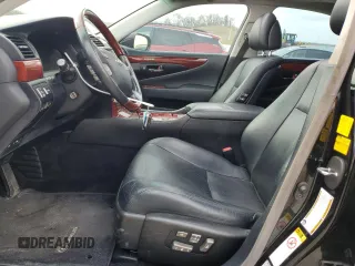 2011 Lexus LS 460 z VIN JTHCL5EF6B5010003, wystawiony jako Copart lot #54546225 z przebiegiem 279 058 mil mil oraz Nie do naprawy • Non repairable. Historia ofert i sprzedaży dostępna na DreamBid. Obrazek 7.