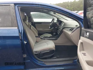 2018 Hyundai Sonata SE z VIN 5NPE24AF7JH697147, wystawiony jako IAAI lot #42253796 z przebiegiem 72 605 mil mil oraz . Historia ofert i sprzedaży dostępna na DreamBid. Obrazek 5.