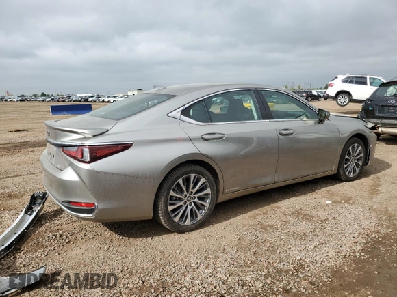 2020 Lexus ES 300h with VIN 58AD21B19LU007702, listed as a Copart auction lot 62045245 with 24,943 mi miles and Salvage title. Bid and sale history available at DreamBid. Image 3.