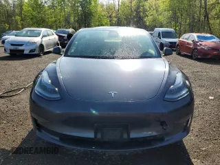 2023 Tesla Model 3 z VIN 5YJ3E1EAXPF404814, wystawiony jako Copart lot #56857105 z przebiegiem 59 360 mil mil oraz Czysty tytuł • Clean title. Historia ofert i sprzedaży dostępna na DreamBid. Obrazek 5.