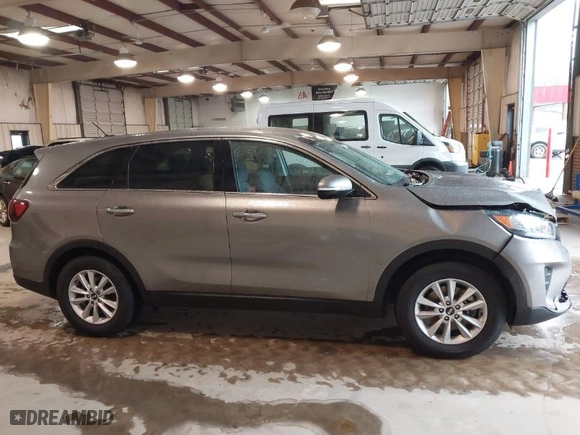 2019 Kia Sorento LX V6 with VIN 5XYPG4A52KG485699, listed as a IAAI auction lot 41711379 with NaN miles. Bid and sale history available at carsss.com. Image 13.