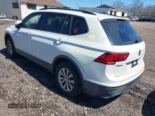 2018 Volkswagen Tiguan S z VIN 3VV1B7AX5JM043090, wystawiony jako IAAI lot #41998165 z przebiegiem Nie podano mil oraz . Historia ofert i sprzedaży dostępna na DreamBid. Obrazek 3.