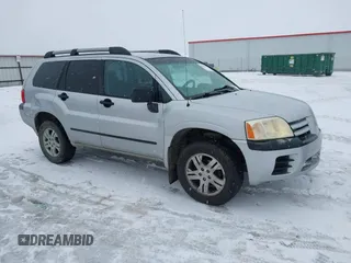 2005 Mitsubishi Endeavor LS with VIN 4A4MN21S95E048601, listed as a IAAI auction lot 41610976 with 126,464 mi miles. Bid and sale history available at carsss.com. Image 1.