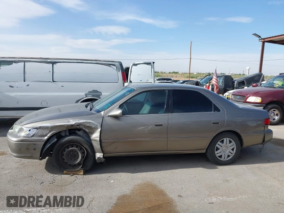 2001 Toyota Camry CE z VIN 4T1BG22K31U069513, wystawiony jako IAAI lot #42243673 z przebiegiem 137 241 mil mil oraz . Historia ofert i sprzedaży dostępna na DreamBid. Obrazek 14.