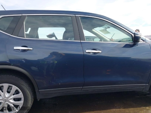 2015 Nissan Rogue S with VIN KNMAT2MV6FP553247, listed as a IAAI auction lot 41252030 with 96,330 mi miles. Bid and sale history available at carsss.com. Image 13.