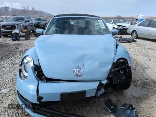 2013 Volkswagen Beetle 2.5L with VIN 3VW5X7AT4DM829494, listed as a Copart auction lot 47654065 with 34,987 mi miles and Salvage title. Bid and sale history available at DreamBid. Image 5.