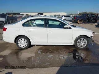 2013 Volkswagen Jetta SE with VIN 3VWDX7AJ1DM367499, listed as a IAAI auction lot 41762284 with 120,554 mi miles and . Bid and sale history available at DreamBid. Image 14.