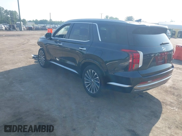2024 Hyundai Palisade Calligraphy z VIN KM8R7DGE8RU690142, wystawiony jako IAAI lot #42287215 z przebiegiem 28 603 mil mil oraz . Historia ofert i sprzedaży dostępna na DreamBid. Obrazek 3.