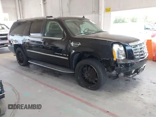 2008 Cadillac Escalade ESV z VIN 1GYFC66888R205407, wystawiony jako IAAI lot #42312378 z przebiegiem Nie podano mil oraz . Historia ofert i sprzedaży dostępna na DreamBid. Obrazek 1.