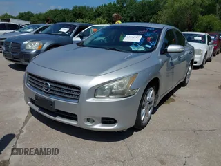 2011 Nissan Maxima SV z VIN 1N4AA5AP0BC822881, wystawiony jako IAAI lot #42394767 z przebiegiem 173 599 mil mil oraz . Historia ofert i sprzedaży dostępna na DreamBid. Obrazek 2.