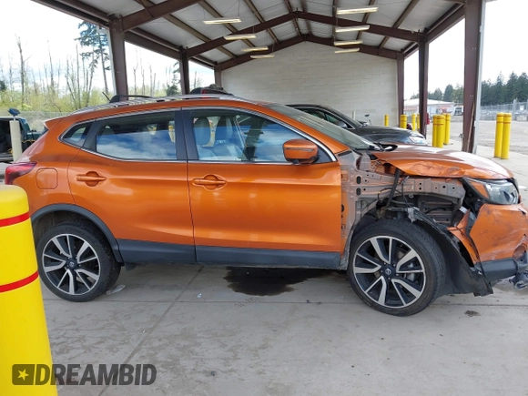 2017 Nissan Rogue Sport SL with VIN JN1BJ1CR7HW106222, listed as a IAAI auction lot 42085022 with 87,389 mi miles. Bid and sale history available at carsss.com. Image 14.