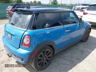 2013 MINI Hardtop S with VIN WMWSV3C5XDT392344, listed as a IAAI auction lot 42565417 with 95,855 mi miles and . Bid and sale history available at DreamBid. Image 4.