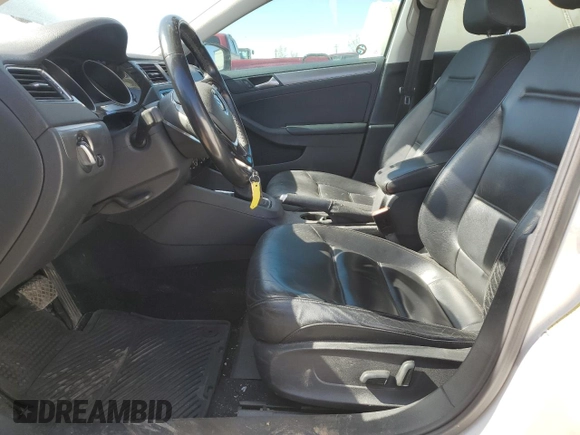 2016 Volkswagen Jetta SEL z VIN 3VWL07AJ9GM401449, wystawiony jako Copart lot #54944635 z przebiegiem 156 951 mil mil oraz Szkoda całkowita • Salvage title. Historia ofert i sprzedaży dostępna na DreamBid. Obrazek 7.