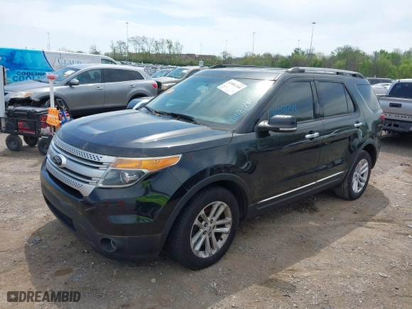 2014 Ford Explorer XLT with VIN 1FM5K7D8XEGC28249, listed as a IAAI auction lot 42081248 with 300,982 mi miles. Bid and sale history available at carsss.com. Image 17.