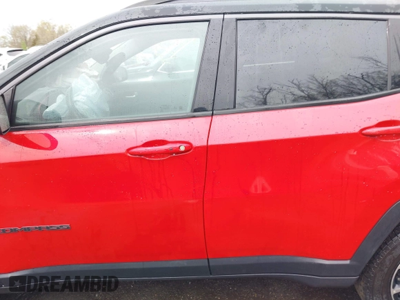 2019 Jeep Compass Trailhawk with VIN 3C4NJDDB6KT786348, listed as a IAAI auction lot 41963536 with 58,598 mi miles and . Bid and sale history available at DreamBid. Image 14.